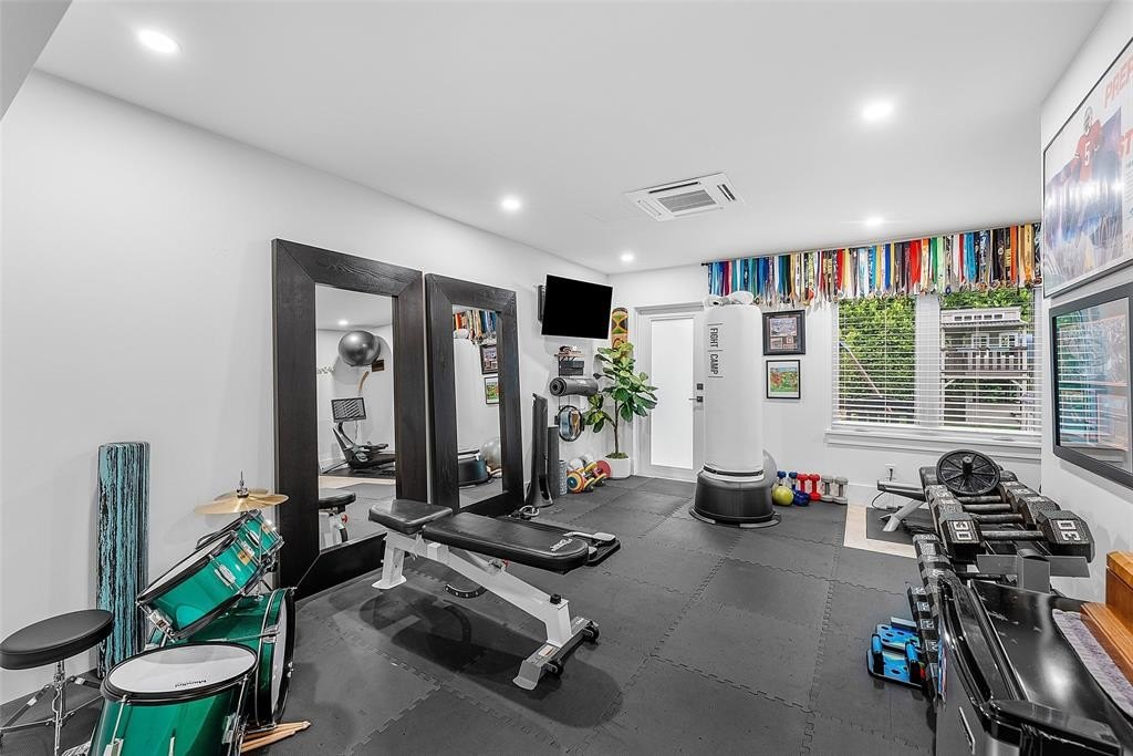 Fort Lauderdale, Florida, 33304, United States, 6 Bedrooms Bedrooms, ,5.5 BathroomsBathrooms,Residential,Forsale,1964526