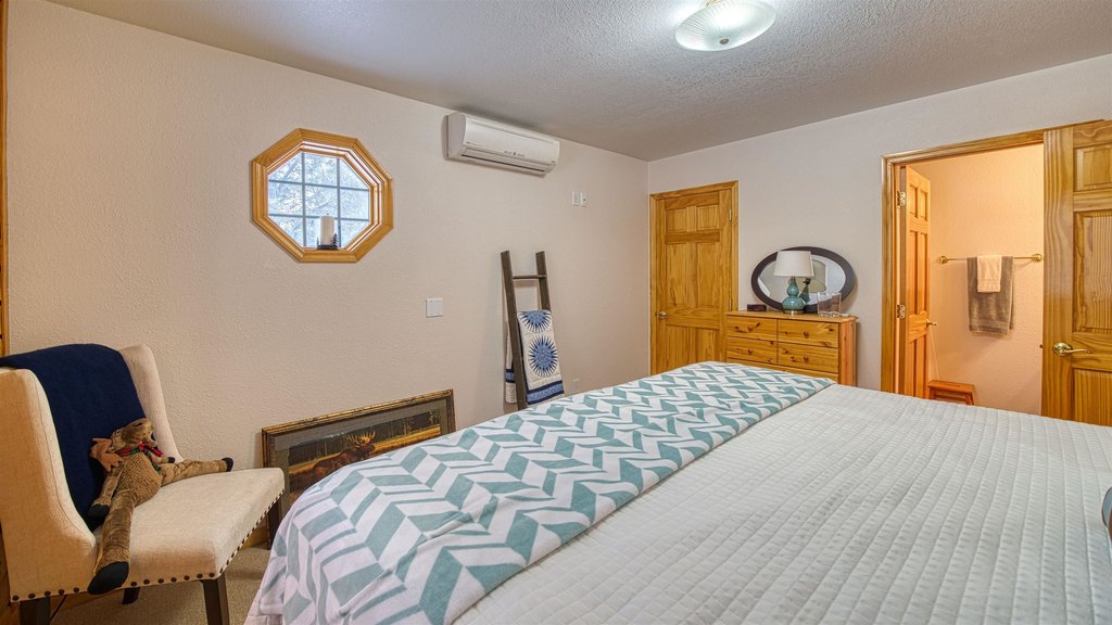 Moorcroft, Wyoming, 82721, United States, 2 Bedrooms Bedrooms, ,2 BathroomsBathrooms,Residential,Forsale,1946267