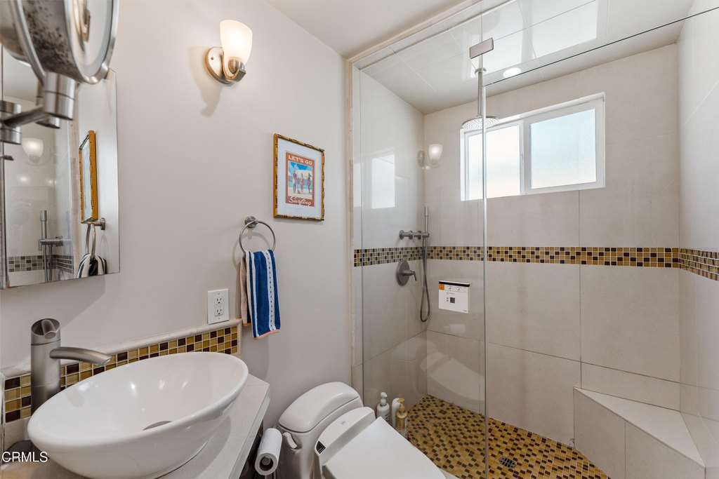 Oxnard, California, 93035, United States, 2 Bedrooms Bedrooms, ,1 BathroomBathrooms,Residential,Forsale,1985941