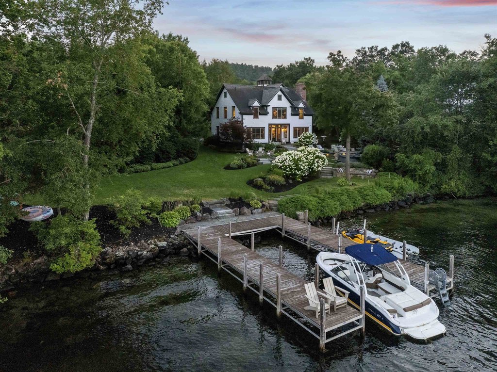 Center Harbor, New Hampshire, 03226, United States, 7 Bedrooms Bedrooms, ,5.5 BathroomsBathrooms,Residential,Forsale,1952894