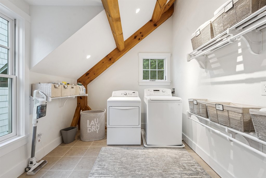 Center Harbor, New Hampshire, 03226, United States, 7 Bedrooms Bedrooms, ,5.5 BathroomsBathrooms,Residential,Forsale,1952894