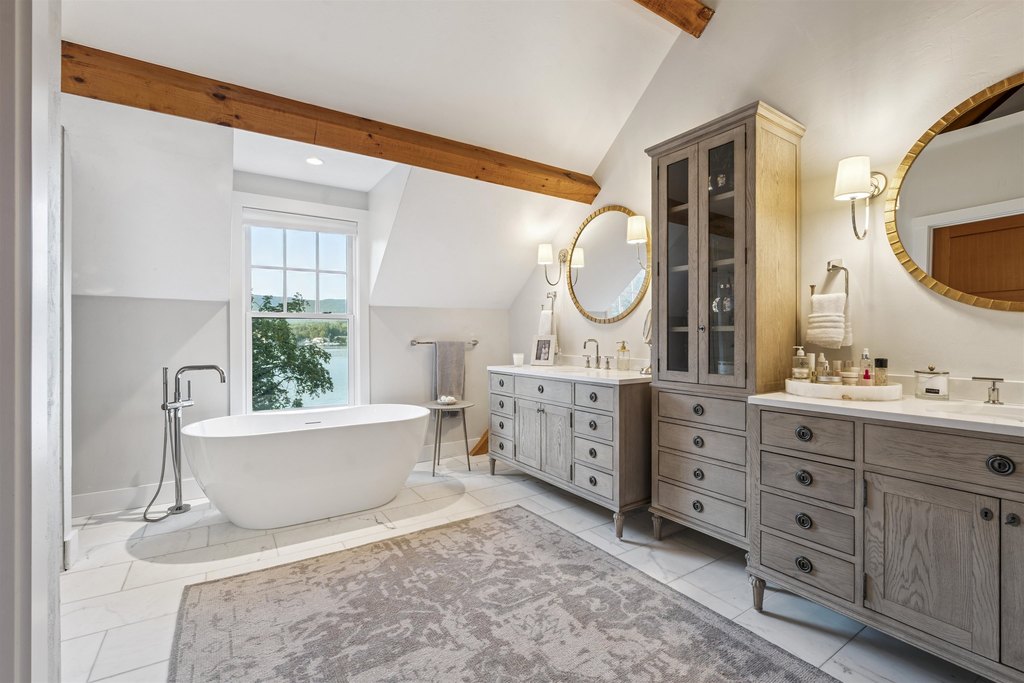 Center Harbor, New Hampshire, 03226, United States, 7 Bedrooms Bedrooms, ,5.5 BathroomsBathrooms,Residential,Forsale,1952894