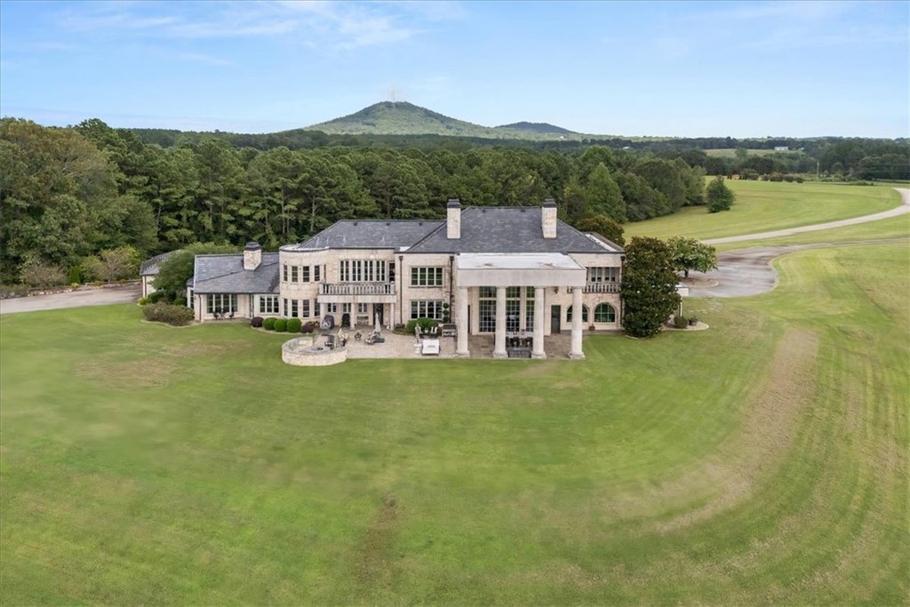 Six Mile, South Carolina, 29682, United States, 5 Bedrooms Bedrooms, ,5.5 BathroomsBathrooms,Residential,Forsale,1941495