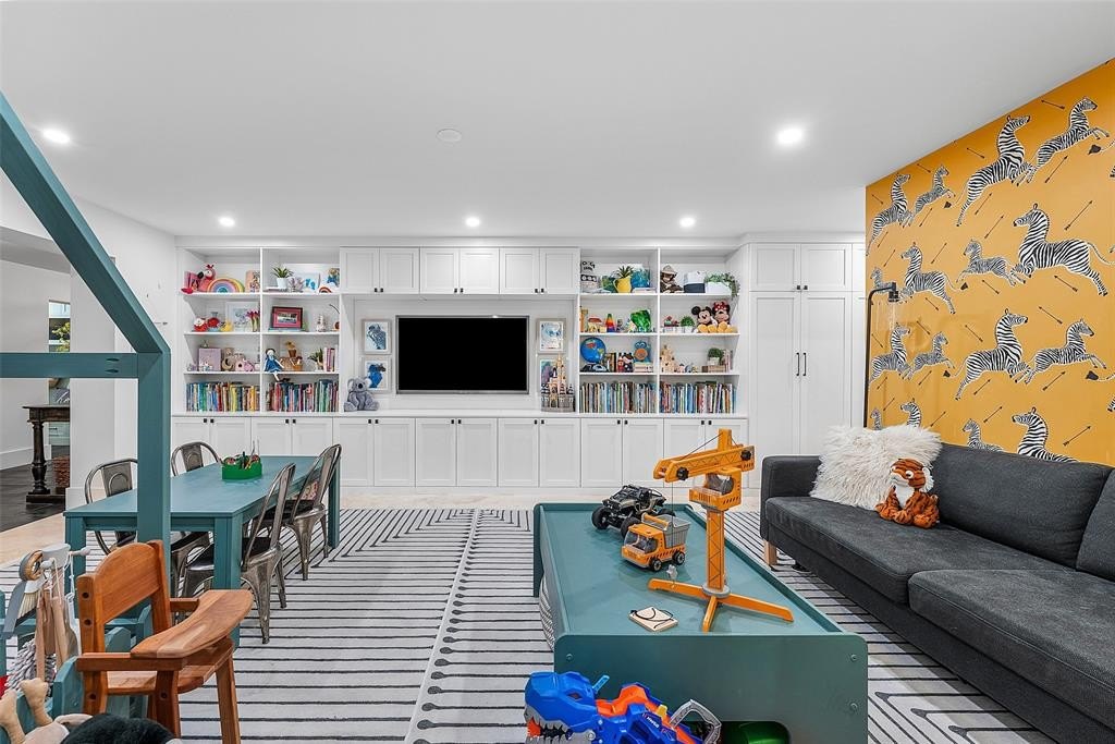 Fort Lauderdale, Florida, 33304, United States, 6 Bedrooms Bedrooms, ,5.5 BathroomsBathrooms,Residential,Forsale,1964526