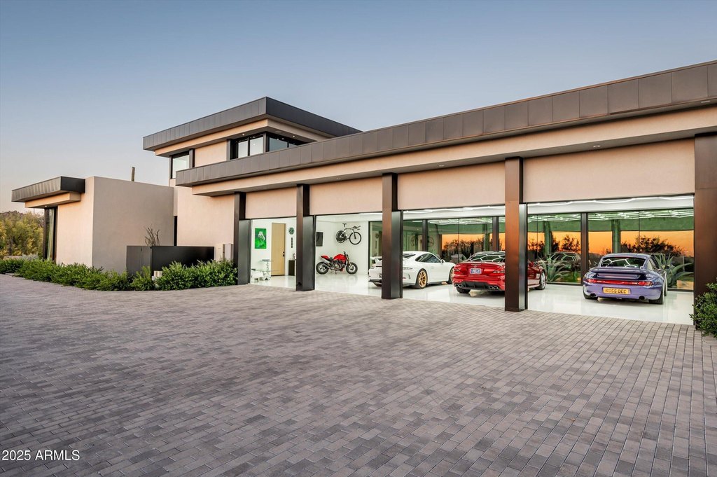 Scottsdale, Arizona, 85255, United States, 4 Bedrooms Bedrooms, ,5 BathroomsBathrooms,Residential,Forsale,1953474