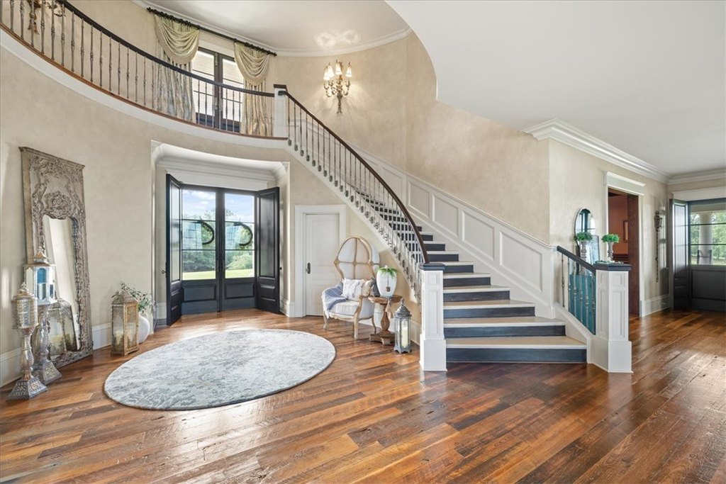 Six Mile, South Carolina, 29682, United States, 5 Bedrooms Bedrooms, ,5.5 BathroomsBathrooms,Residential,Forsale,1941495