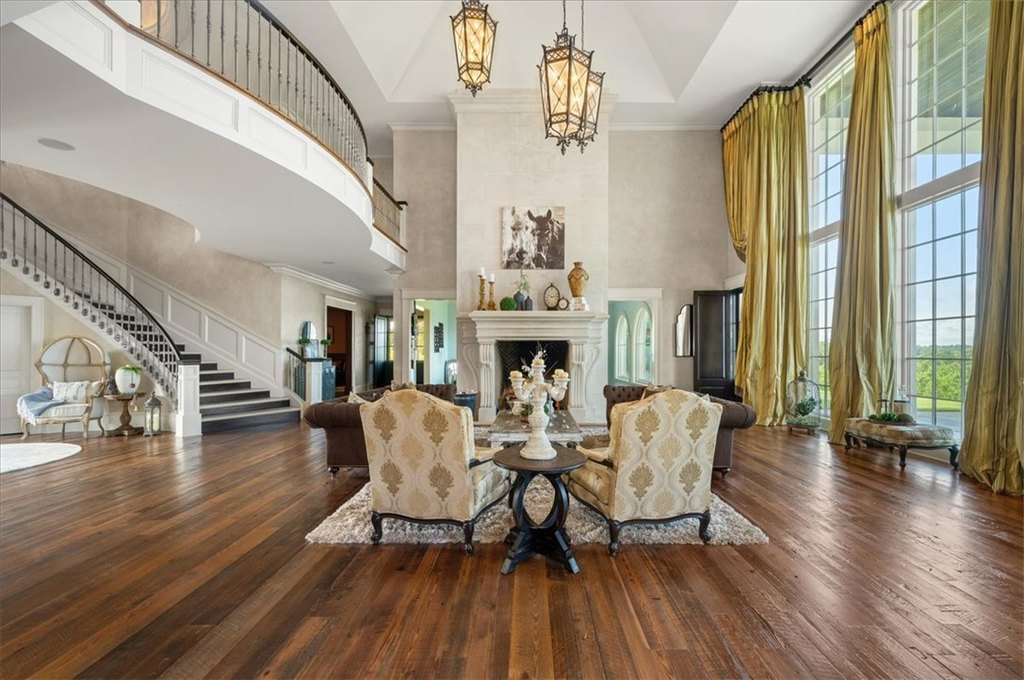 Six Mile, South Carolina, 29682, United States, 5 Bedrooms Bedrooms, ,5.5 BathroomsBathrooms,Residential,Forsale,1941495