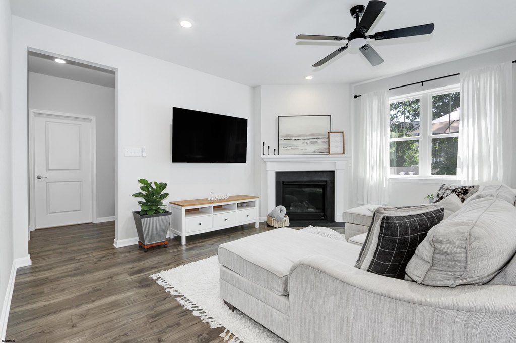 Egg Harbor Township, New Jersey, 08234, United States, 4 Bedrooms Bedrooms, ,3 BathroomsBathrooms,Residential,Forsale,1946137