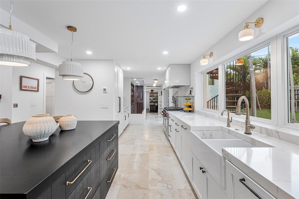 Fort Lauderdale, Florida, 33304, United States, 6 Bedrooms Bedrooms, ,5.5 BathroomsBathrooms,Residential,Forsale,1964526