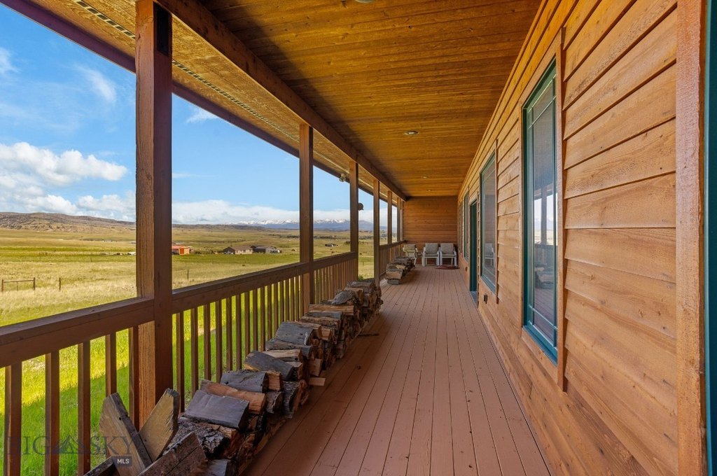 Livingston, Montana, 59047, United States, 3 Bedrooms Bedrooms, ,1.5 BathroomsBathrooms,Residential,Forsale,1986979