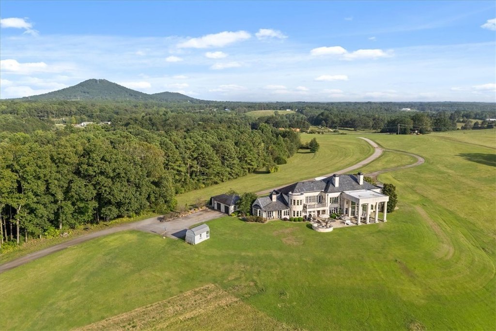 Six Mile, South Carolina, 29682, United States, 5 Bedrooms Bedrooms, ,5.5 BathroomsBathrooms,Residential,Forsale,1941495