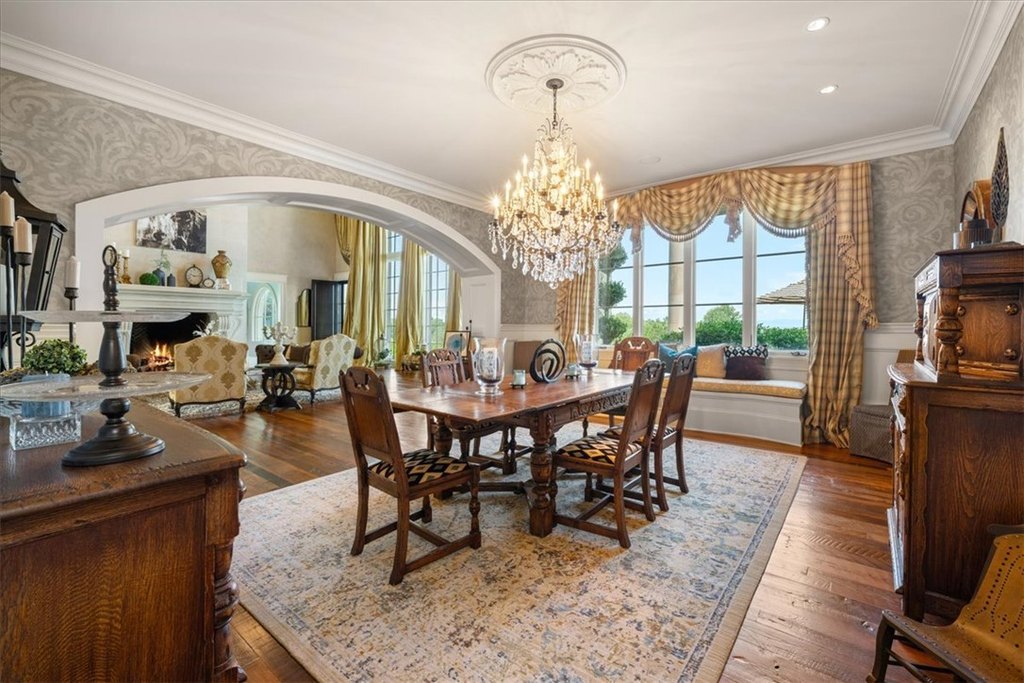 Six Mile, South Carolina, 29682, United States, 5 Bedrooms Bedrooms, ,5.5 BathroomsBathrooms,Residential,Forsale,1941495