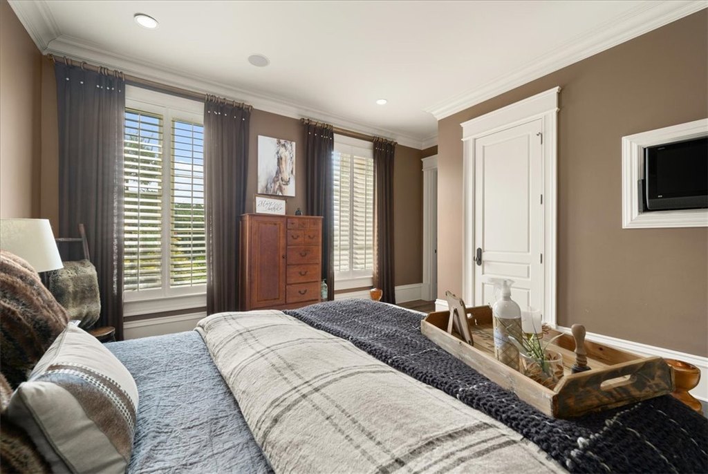 Six Mile, South Carolina, 29682, United States, 5 Bedrooms Bedrooms, ,5.5 BathroomsBathrooms,Residential,Forsale,1941495