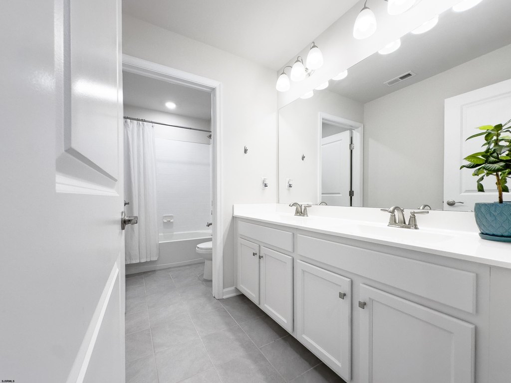 Egg Harbor Township, New Jersey, 08234, United States, 4 Bedrooms Bedrooms, ,3 BathroomsBathrooms,Residential,Forsale,1946137