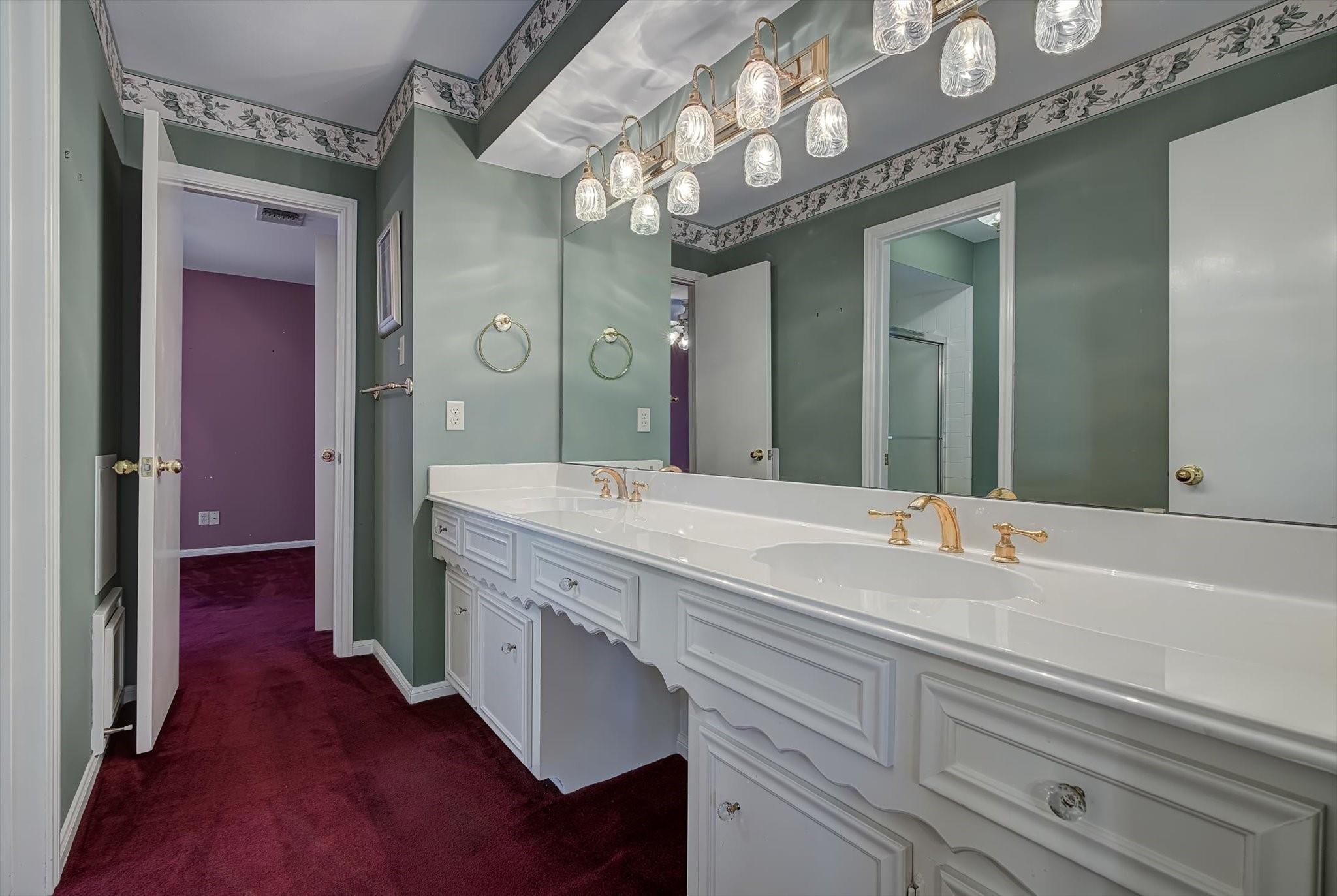 Houston, Texas, 77043, United States, 5 Bedrooms Bedrooms, ,3 BathroomsBathrooms,Residential,Forsale,1936502