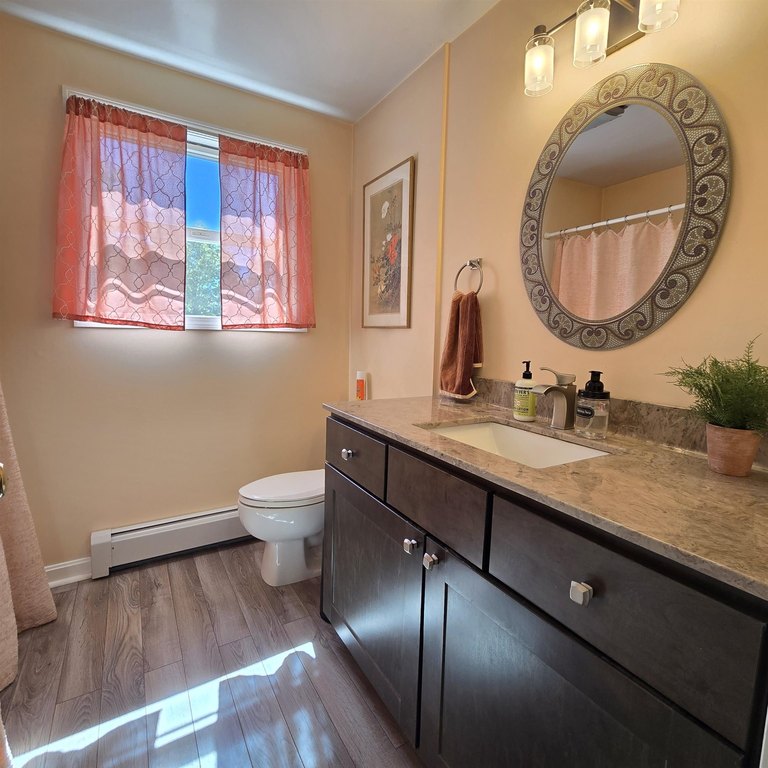 Alton, New Hampshire, 03809, United States, 3 Bedrooms Bedrooms, ,2 BathroomsBathrooms,Residential,Forsale,1952890