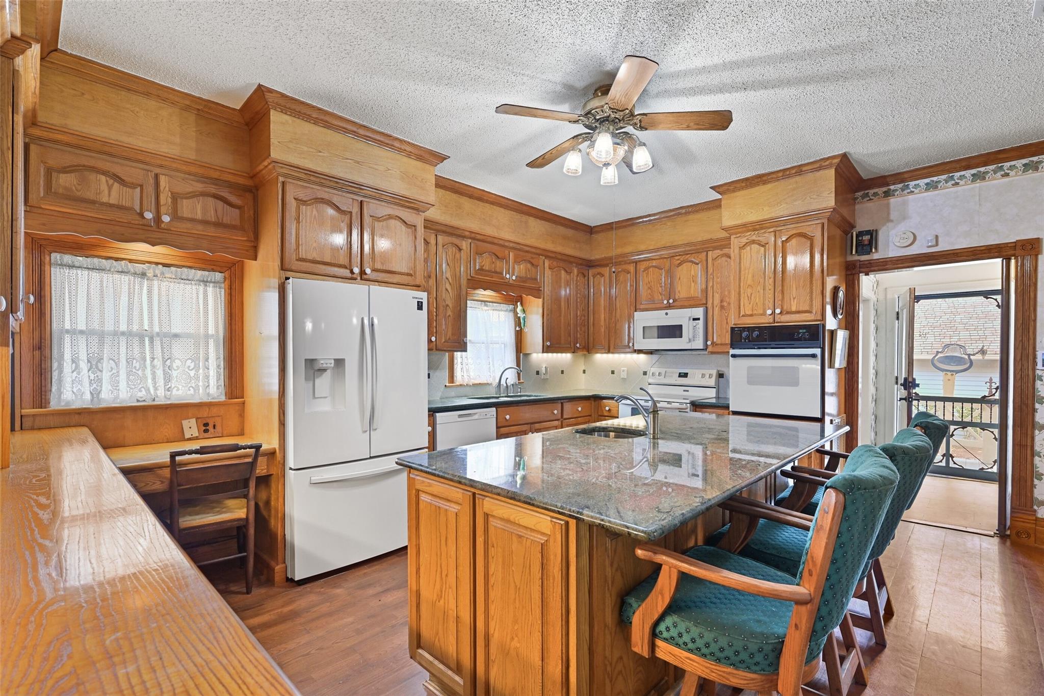 Galveston, Texas, 77550, United States, 4 Bedrooms Bedrooms, ,2 BathroomsBathrooms,Residential,Forsale,1936495