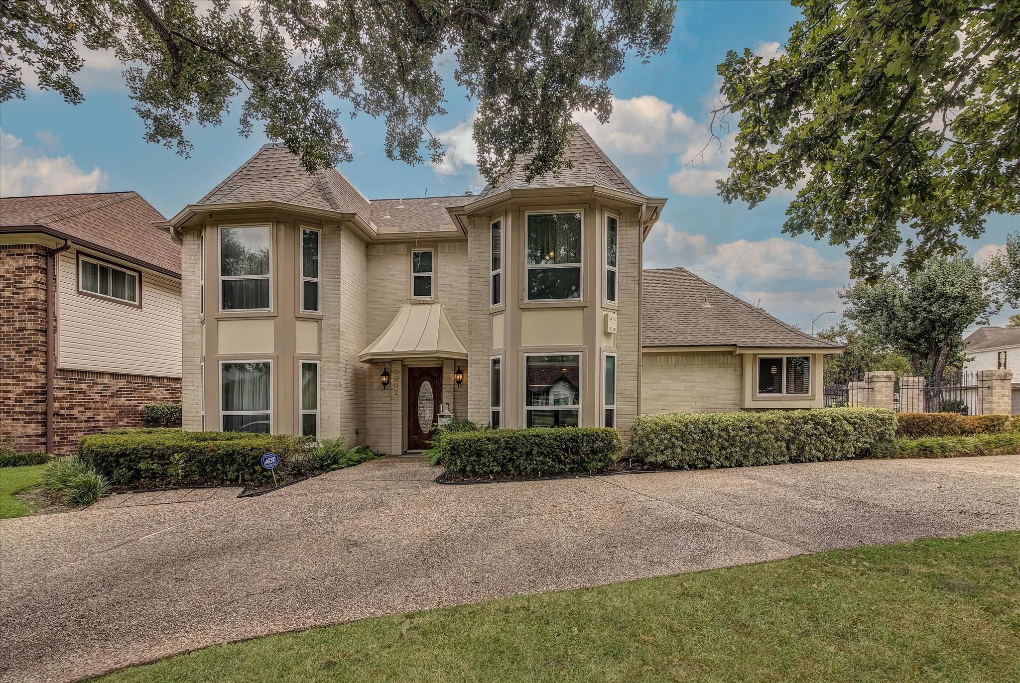 Houston, Texas, 77043, United States, 5 Bedrooms Bedrooms, ,3 BathroomsBathrooms,Residential,Forsale,1936502