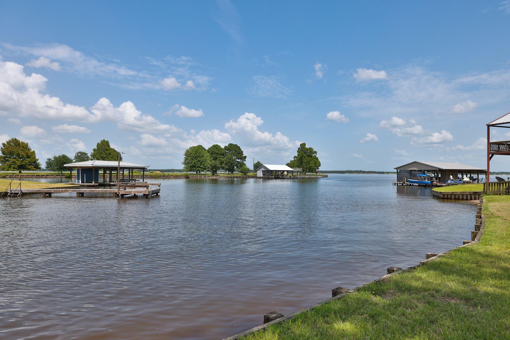 Thornton, Texas, 76687, United States, 5 Bedrooms Bedrooms, ,4 BathroomsBathrooms,Residential,Forsale,1936509