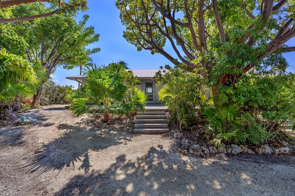 Long Key, Florida, 33001, United States, 4 Bedrooms Bedrooms, ,2 BathroomsBathrooms,Residential,Forsale,2011104