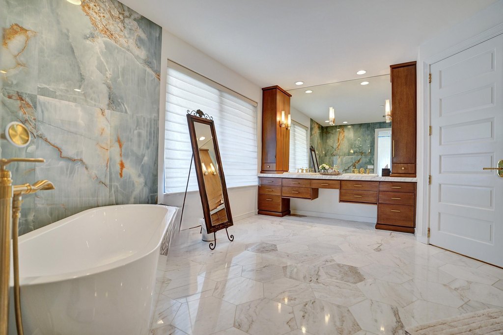 Boca Raton, Florida, 33487, United States, 4 Bedrooms Bedrooms, ,4.5 BathroomsBathrooms,Residential,Forsale,1905185