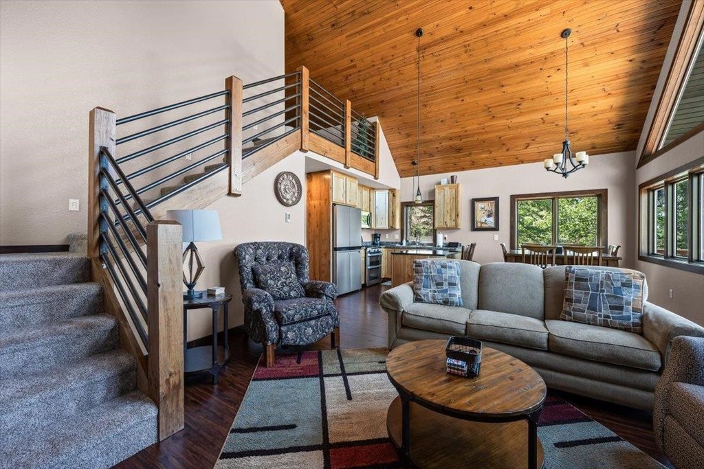 Lead, South Dakota, 57754, United States, 3 Bedrooms Bedrooms, ,2 BathroomsBathrooms,Residential,Forsale,1946257