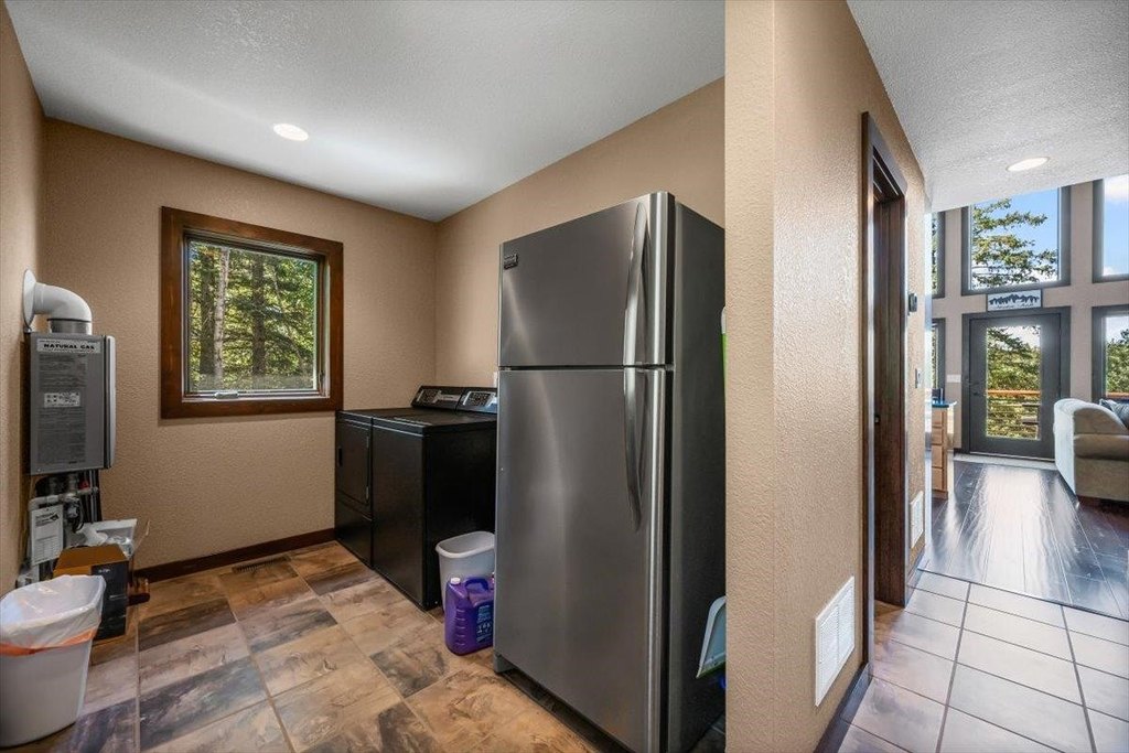 Lead, South Dakota, 57754, United States, 3 Bedrooms Bedrooms, ,2 BathroomsBathrooms,Residential,Forsale,1946257