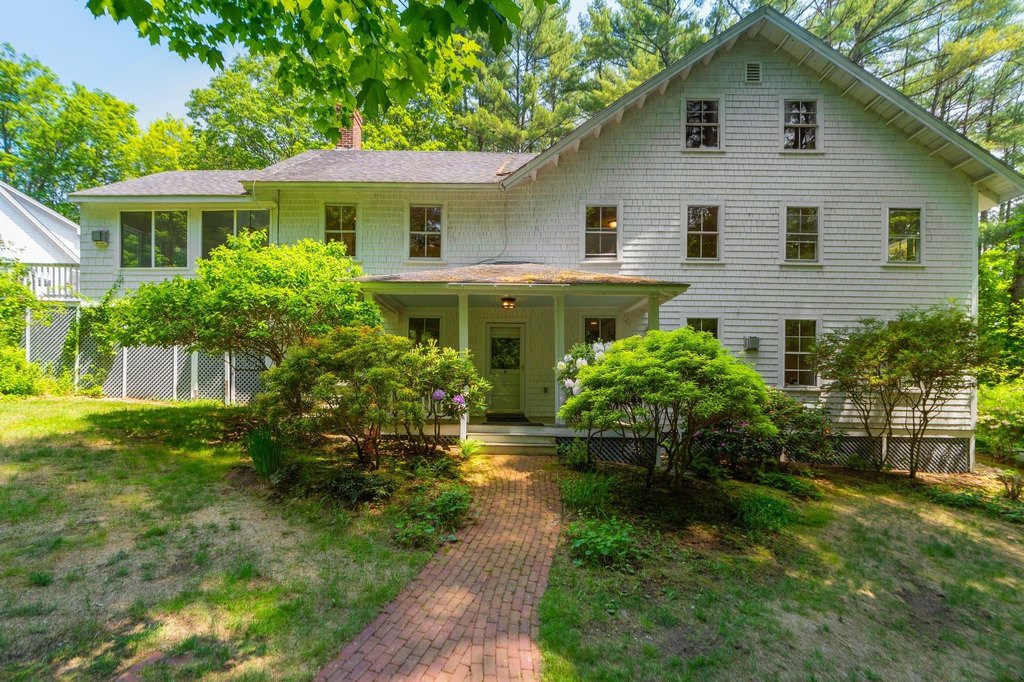 Wolfeboro, New Hampshire, 03894, United States, 4 Bedrooms Bedrooms, ,4.5 BathroomsBathrooms,Residential,Forsale,1952901