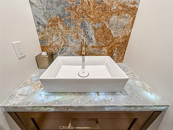 Calabasas, California, 91301, United States, 7 Bedrooms Bedrooms, ,8 BathroomsBathrooms,Residential,Forsale,1946030