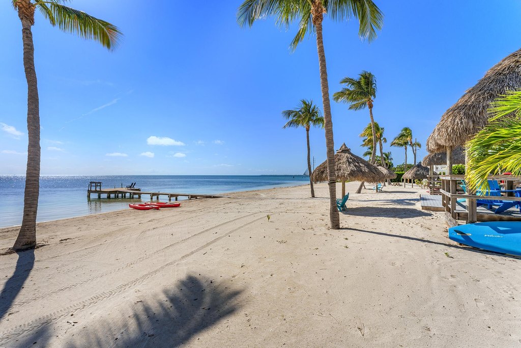 Long Key, Florida, 33001, United States, 4 Bedrooms Bedrooms, ,2 BathroomsBathrooms,Residential,Forsale,2011104