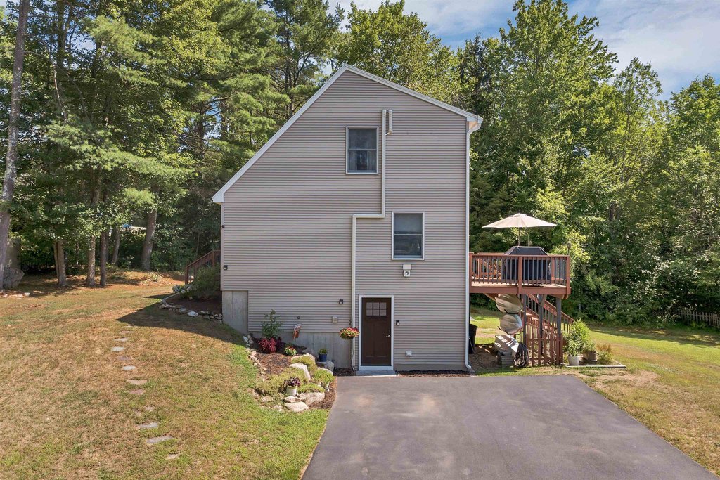 Alton, New Hampshire, 03809, United States, 3 Bedrooms Bedrooms, ,2 BathroomsBathrooms,Residential,Forsale,1952890