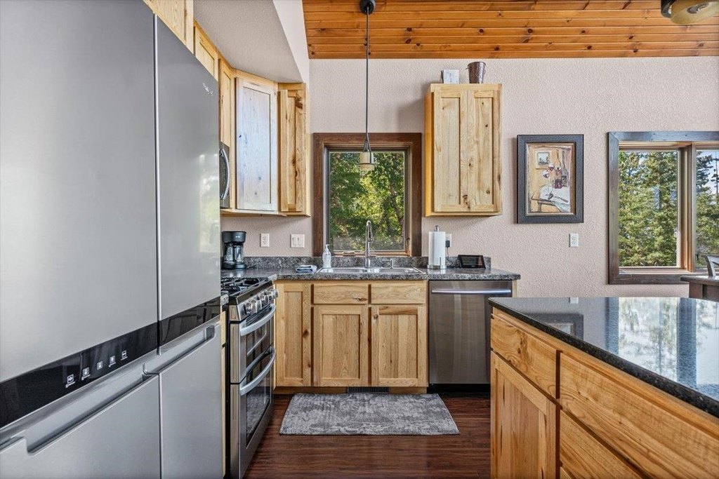 Lead, South Dakota, 57754, United States, 3 Bedrooms Bedrooms, ,2 BathroomsBathrooms,Residential,Forsale,1946257