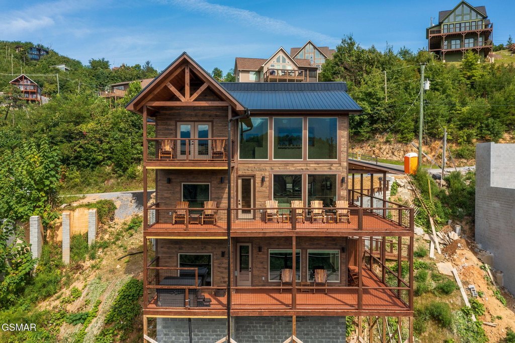 Gatlinburg, Tennessee, 37738, United States, 5 Bedrooms Bedrooms, ,6 BathroomsBathrooms,Residential,Forsale,1942440