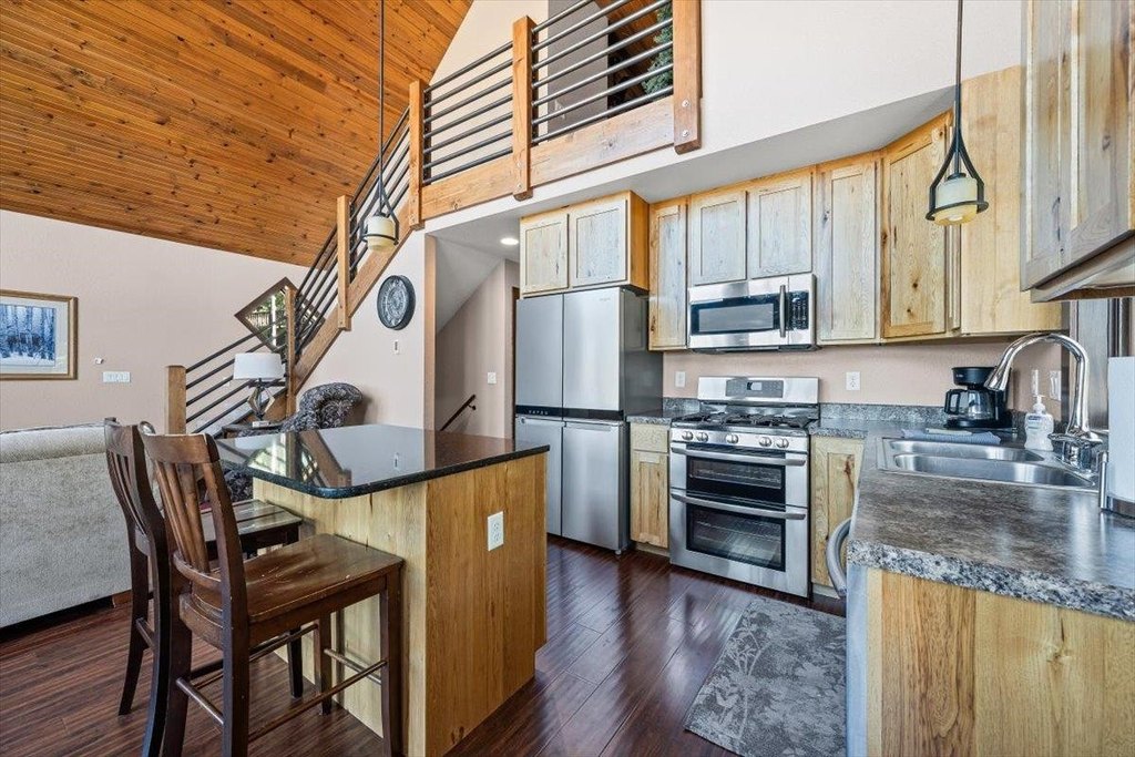 Lead, South Dakota, 57754, United States, 3 Bedrooms Bedrooms, ,2 BathroomsBathrooms,Residential,Forsale,1946257