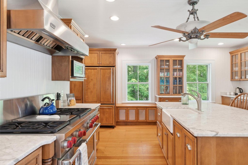 Wolfeboro, New Hampshire, 03894, United States, 4 Bedrooms Bedrooms, ,4.5 BathroomsBathrooms,Residential,Forsale,1952901