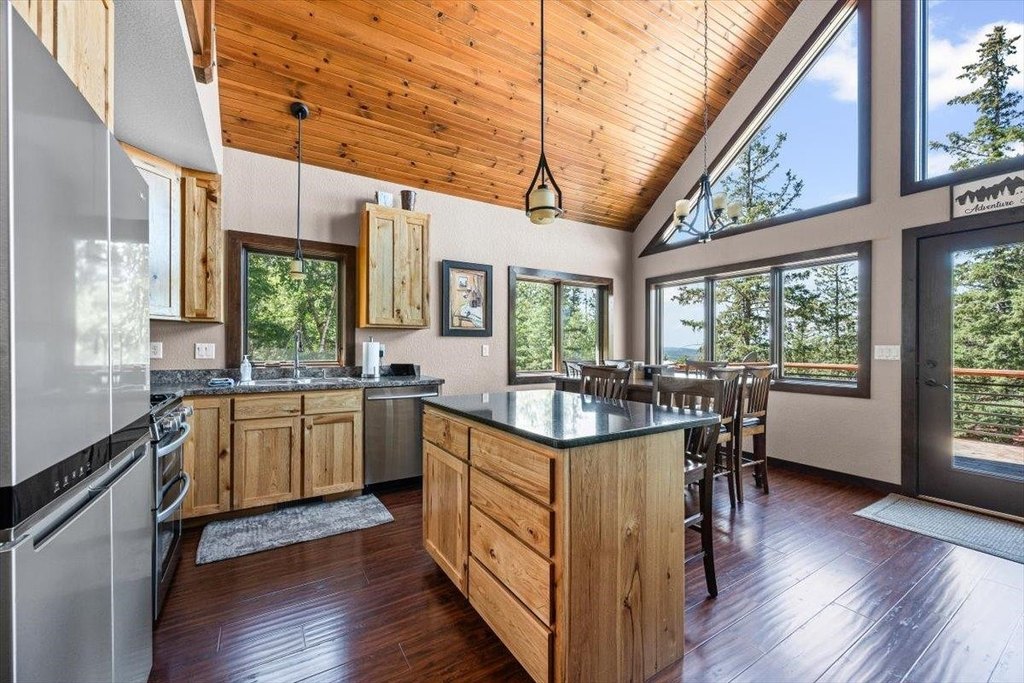 Lead, South Dakota, 57754, United States, 3 Bedrooms Bedrooms, ,2 BathroomsBathrooms,Residential,Forsale,1946257