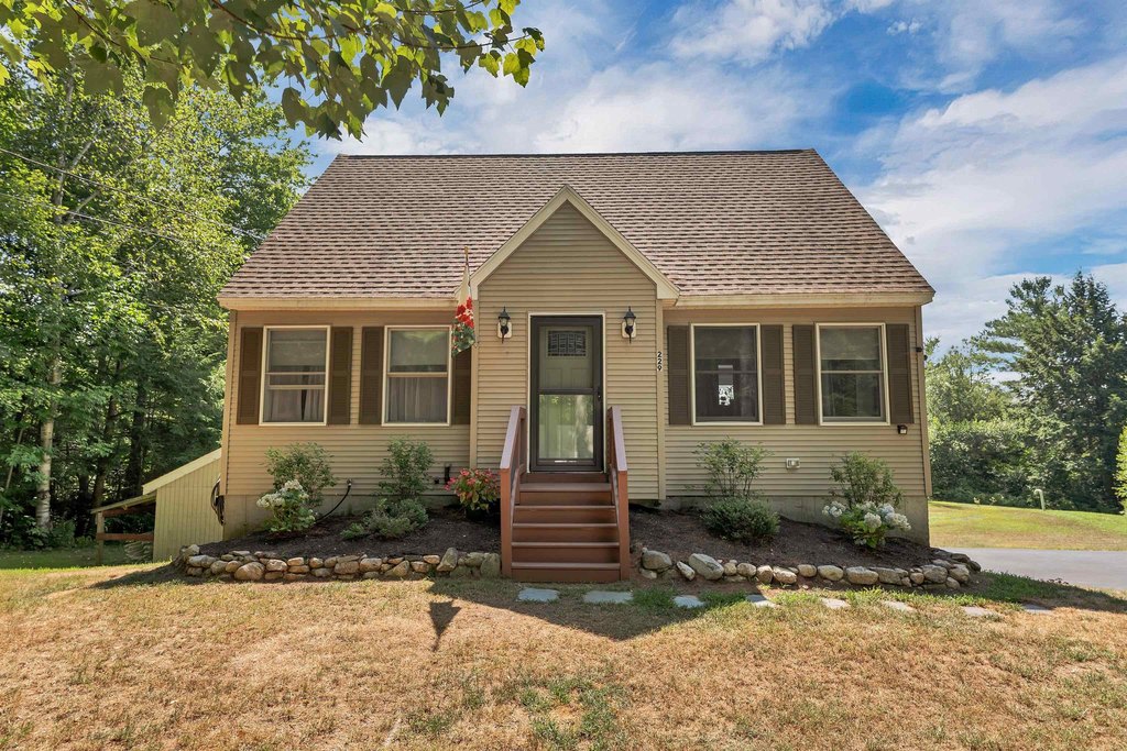 Alton, New Hampshire, 03809, United States, 3 Bedrooms Bedrooms, ,2 BathroomsBathrooms,Residential,Forsale,1952890