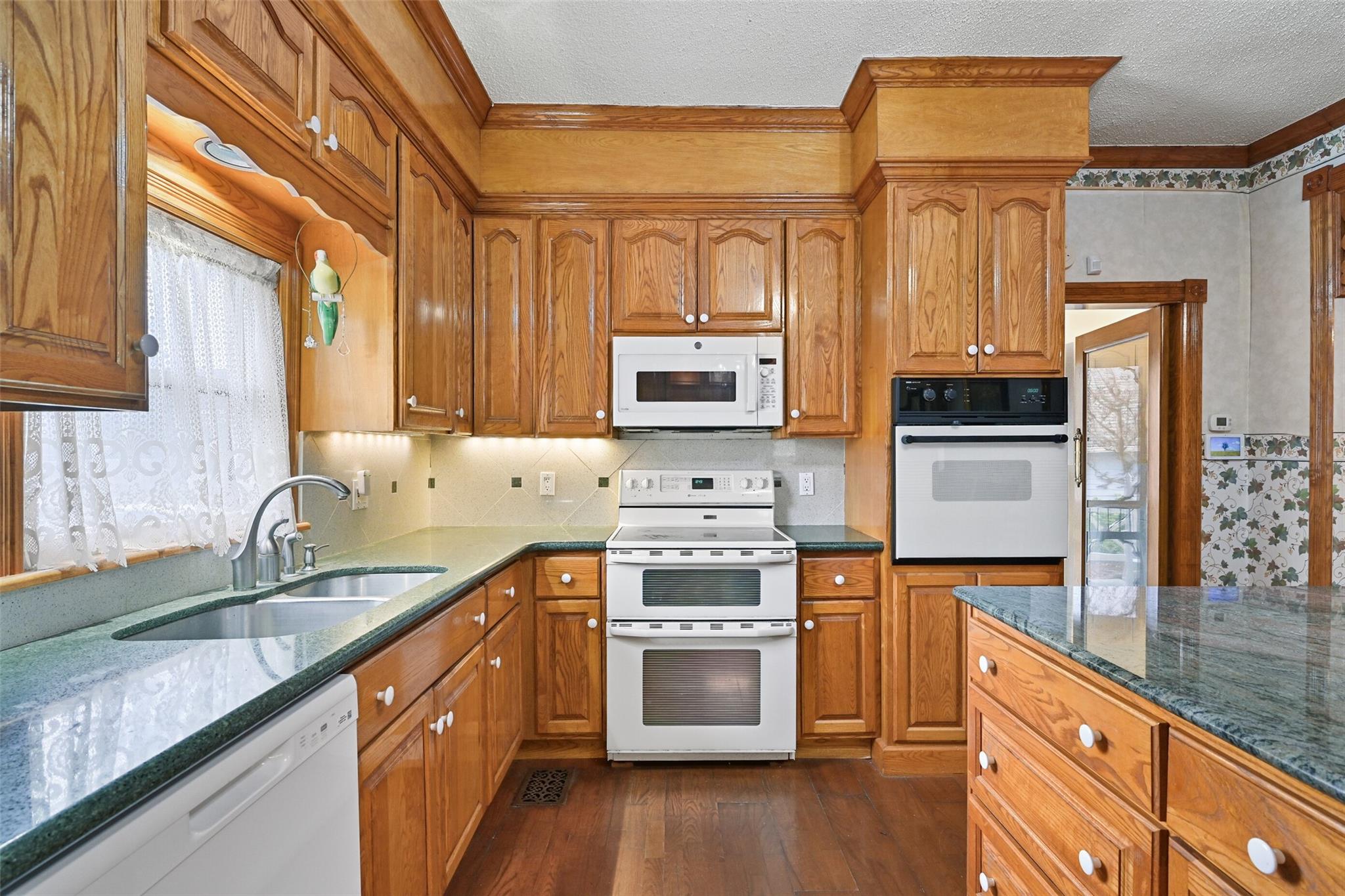 Galveston, Texas, 77550, United States, 4 Bedrooms Bedrooms, ,2 BathroomsBathrooms,Residential,Forsale,1936495