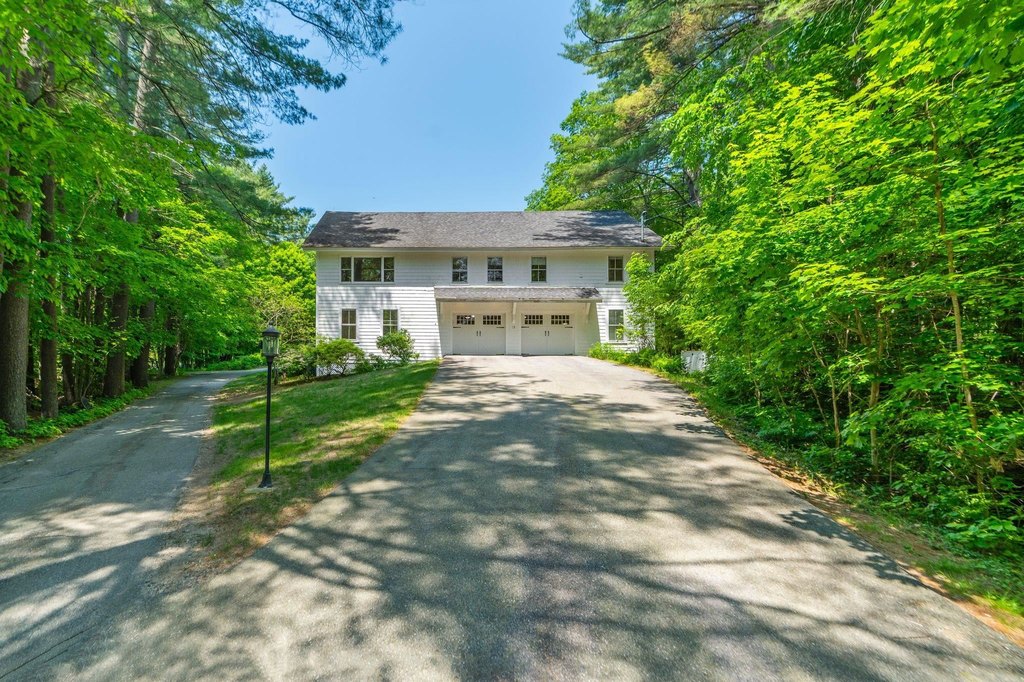 Wolfeboro, New Hampshire, 03894, United States, 4 Bedrooms Bedrooms, ,4.5 BathroomsBathrooms,Residential,Forsale,1952901