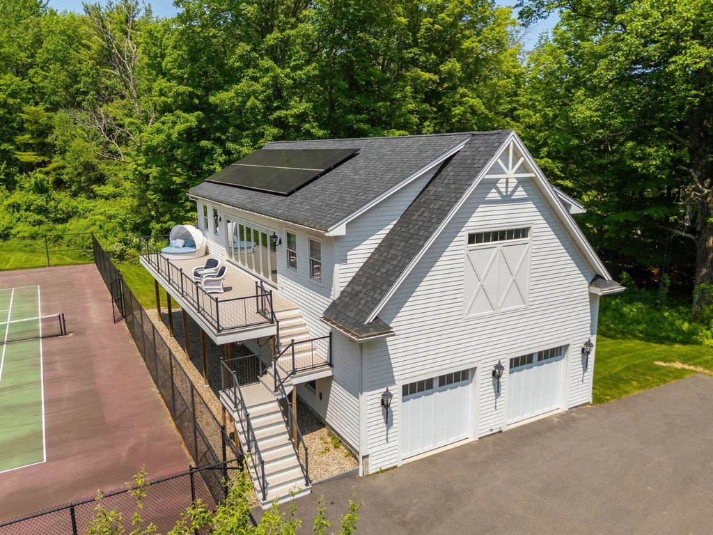 Wolfeboro, New Hampshire, 03894, United States, 4 Bedrooms Bedrooms, ,4.5 BathroomsBathrooms,Residential,Forsale,1952901