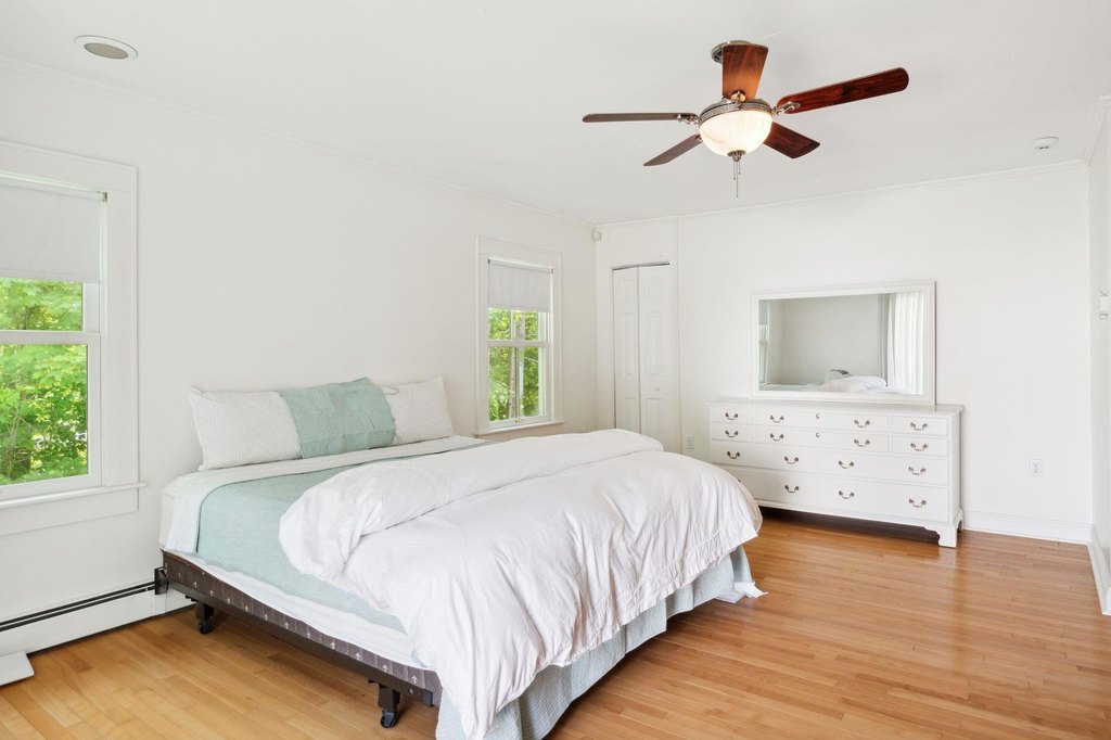 Wolfeboro, New Hampshire, 03894, United States, 4 Bedrooms Bedrooms, ,4.5 BathroomsBathrooms,Residential,Forsale,1952901