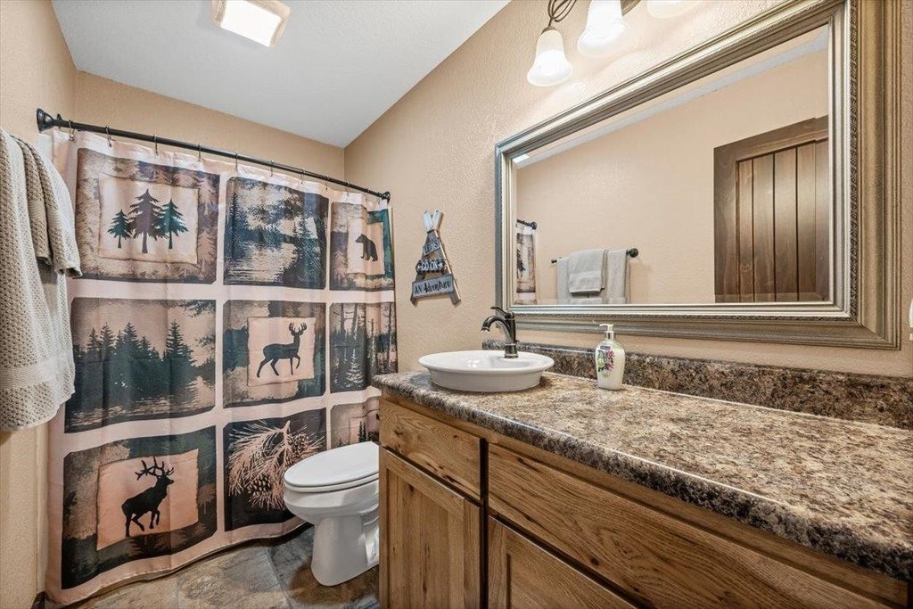 Lead, South Dakota, 57754, United States, 3 Bedrooms Bedrooms, ,2 BathroomsBathrooms,Residential,Forsale,1946257