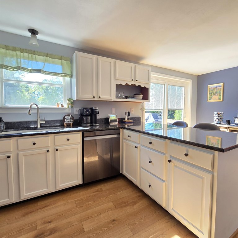 Alton, New Hampshire, 03809, United States, 3 Bedrooms Bedrooms, ,2 BathroomsBathrooms,Residential,Forsale,1952890