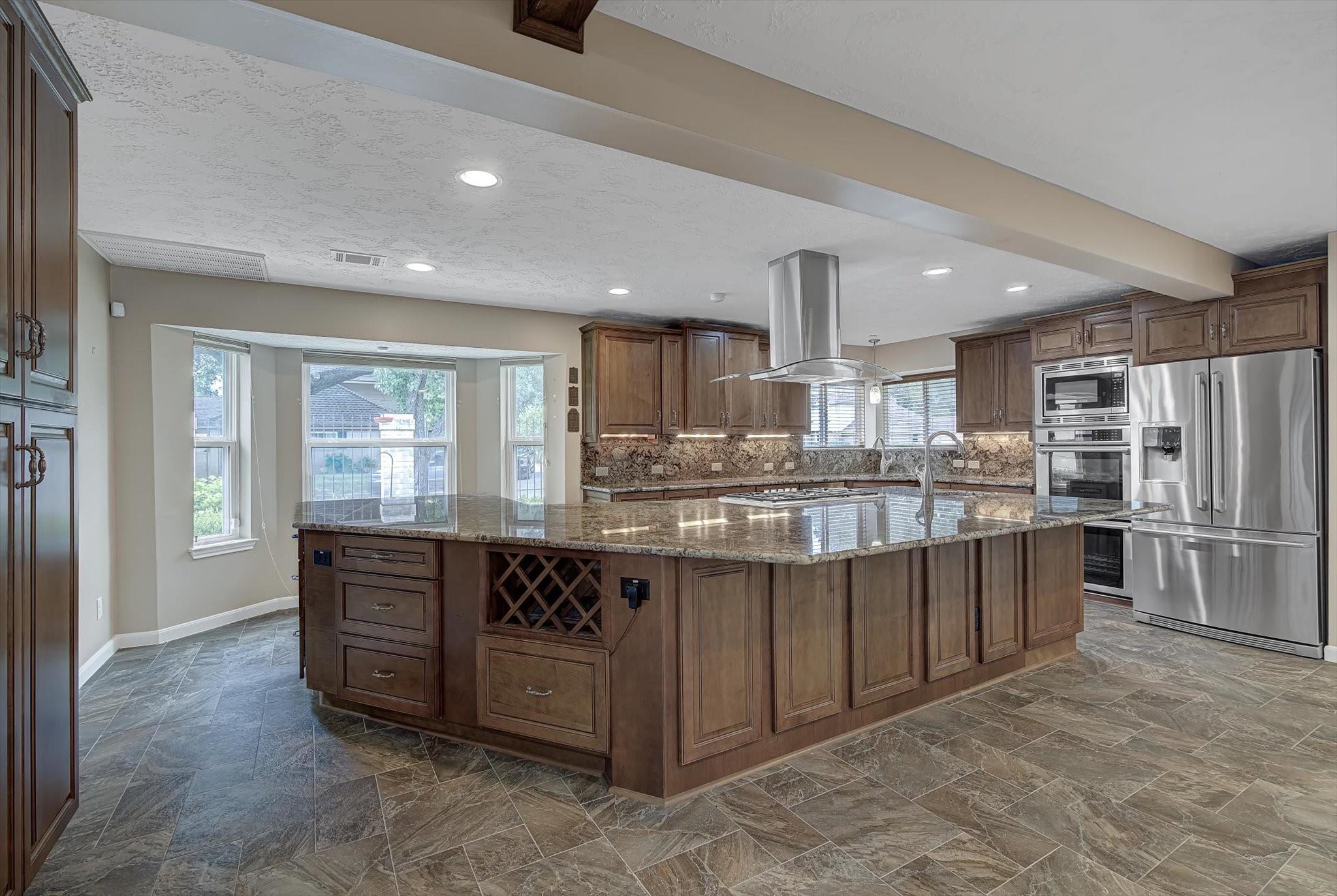 Houston, Texas, 77043, United States, 5 Bedrooms Bedrooms, ,3 BathroomsBathrooms,Residential,Forsale,1936502