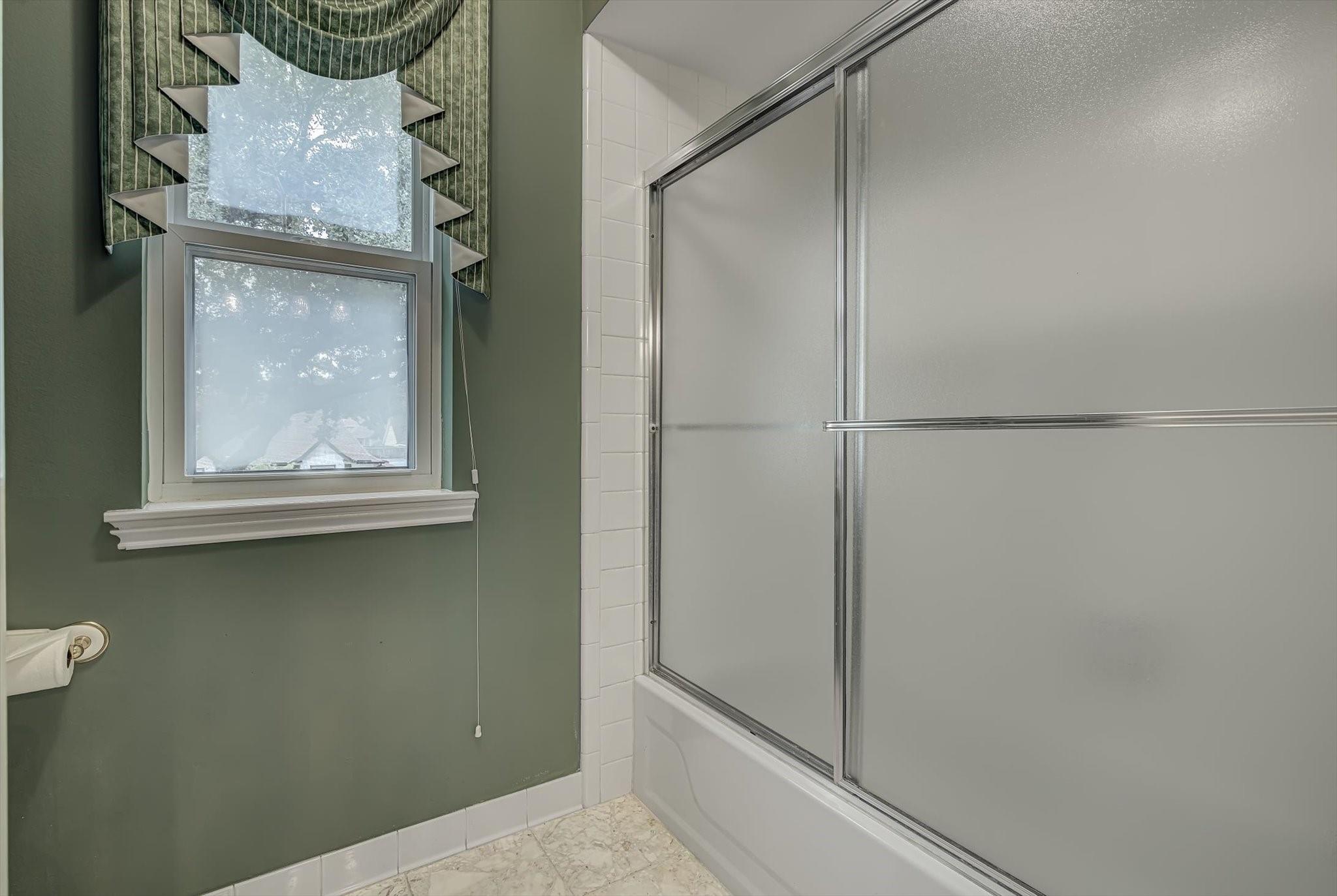 Houston, Texas, 77043, United States, 5 Bedrooms Bedrooms, ,3 BathroomsBathrooms,Residential,Forsale,1936502