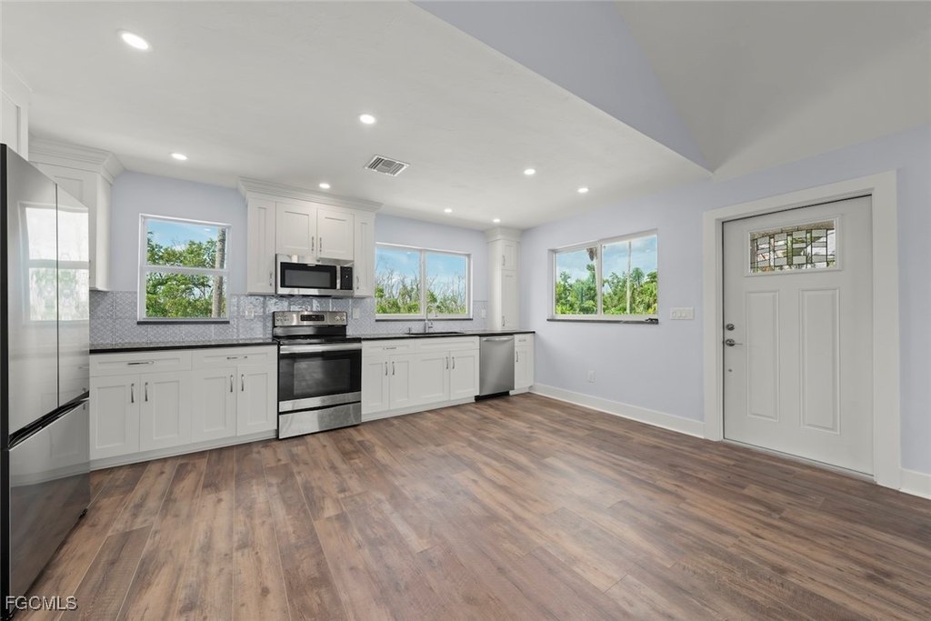 Sanibel, Florida, 33957, United States, 3 Bedrooms Bedrooms, ,3.5 BathroomsBathrooms,Residential,Forsale,1954230