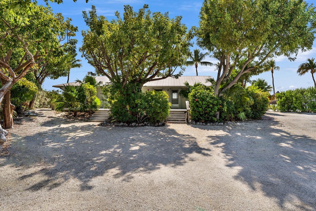 Long Key, Florida, 33001, United States, 4 Bedrooms Bedrooms, ,2 BathroomsBathrooms,Residential,Forsale,2011104