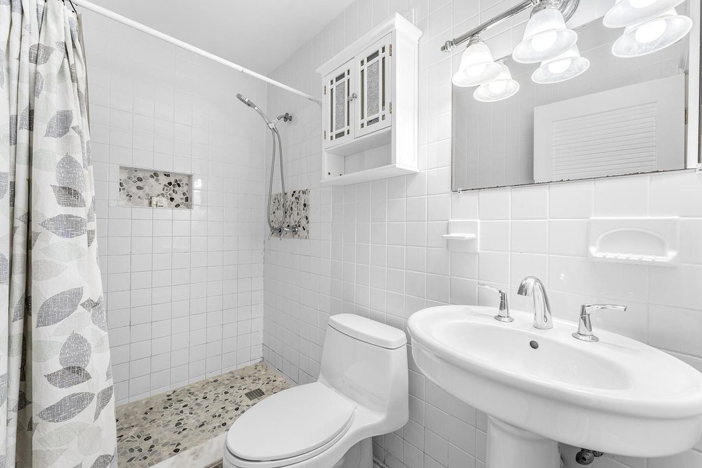 Long Key, Florida, 33001, United States, 4 Bedrooms Bedrooms, ,2 BathroomsBathrooms,Residential,Forsale,2011104