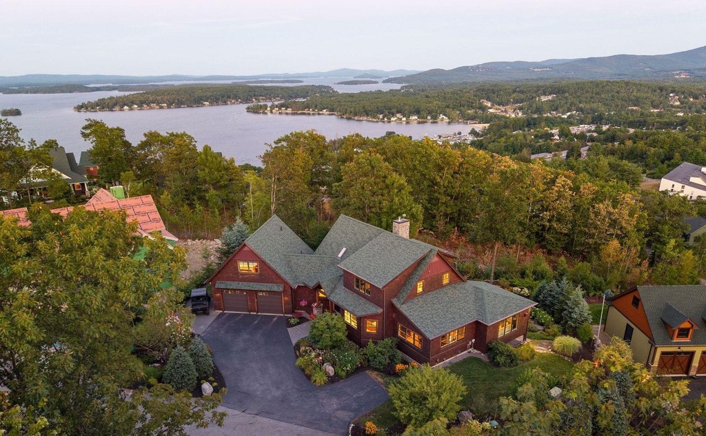 Laconia, New Hampshire, 03246, United States, 5 Bedrooms Bedrooms, ,5.5 BathroomsBathrooms,Residential,Forsale,1952902