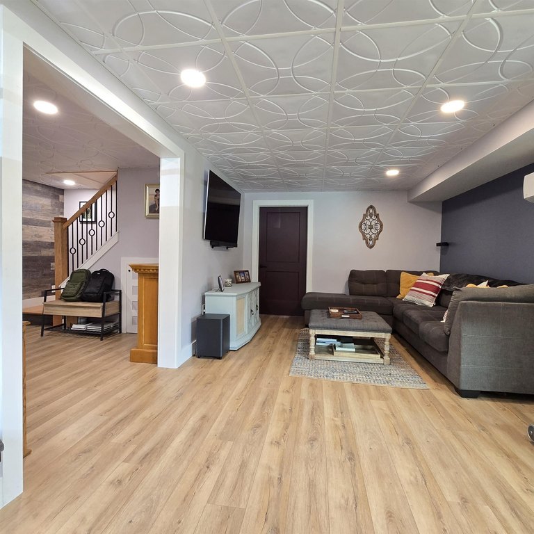 Alton, New Hampshire, 03809, United States, 3 Bedrooms Bedrooms, ,2 BathroomsBathrooms,Residential,Forsale,1952890